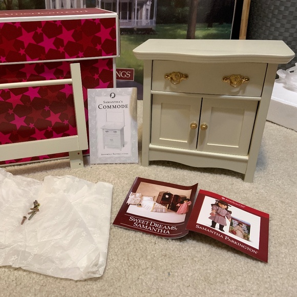 Samantha Parkington/American Girl Commode (excellent condition in box) - Picture 2 of 3